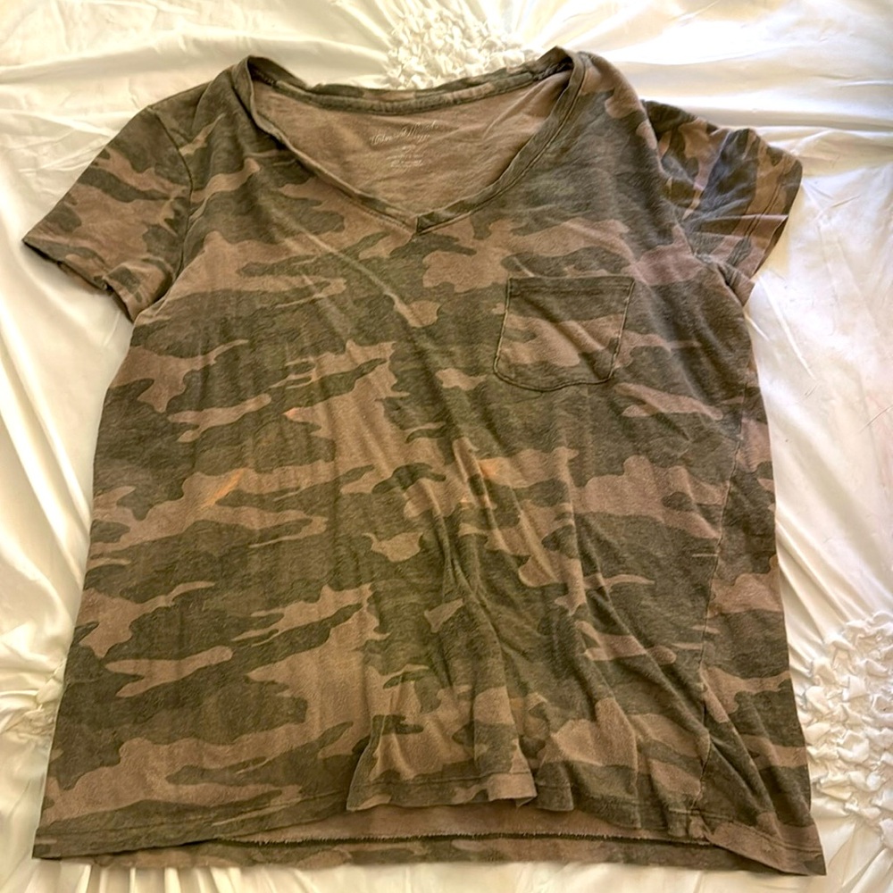 Size medium cute camouflage T-shirt